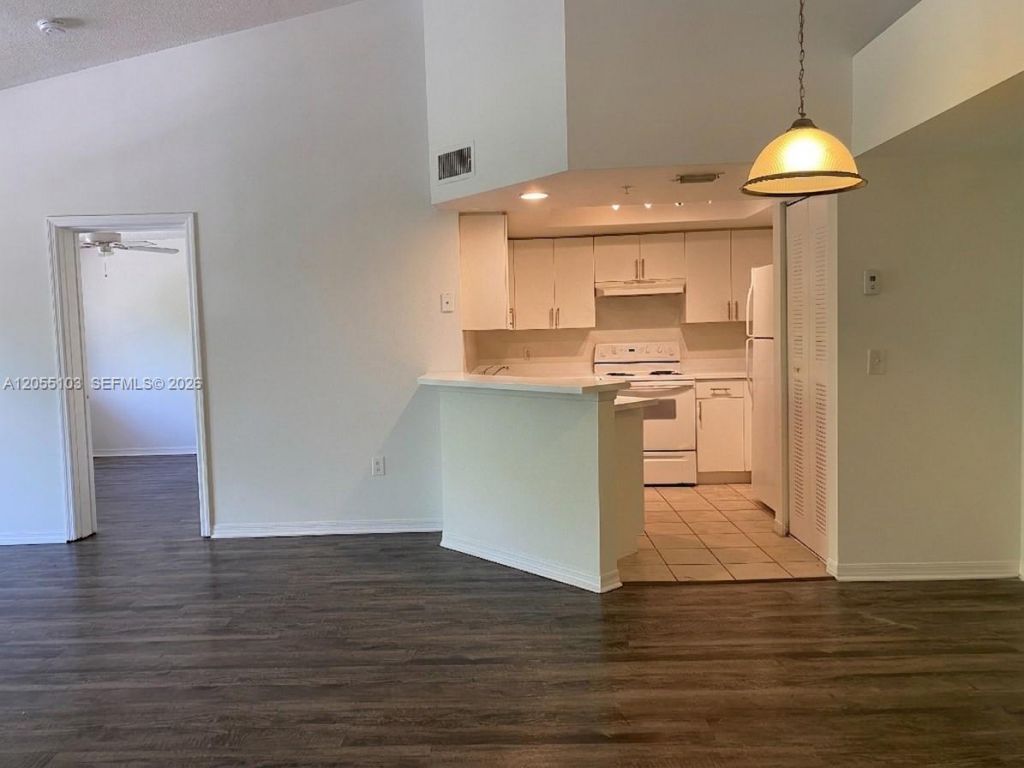 4177 N Haverhill Rd, Unit 808, West Palm Beach, FL 33417 Photo
