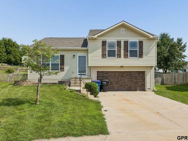 15405 Fillmore Circle, Bennington, NE 68007
