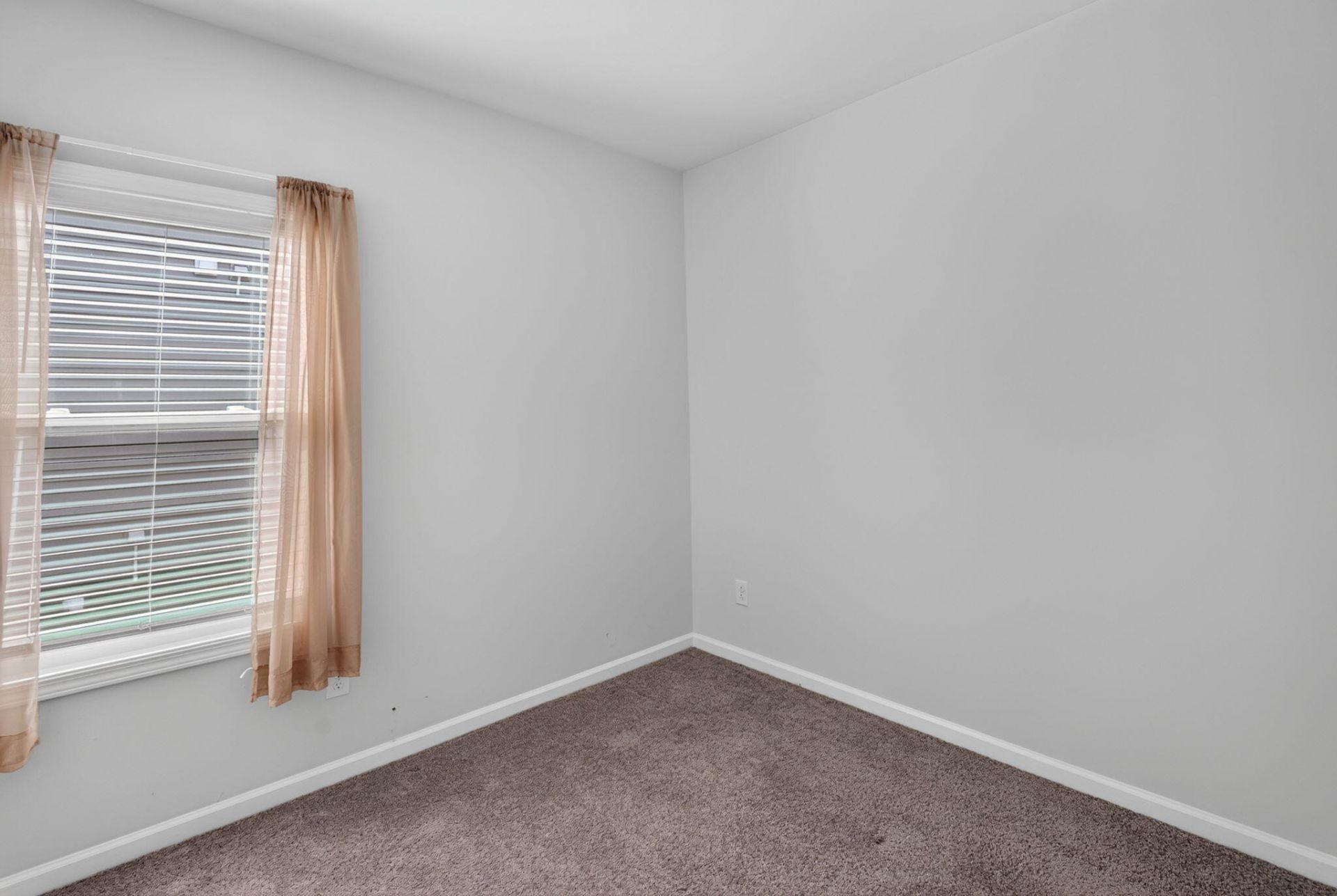 134 Clydesdale Circle Photo 16