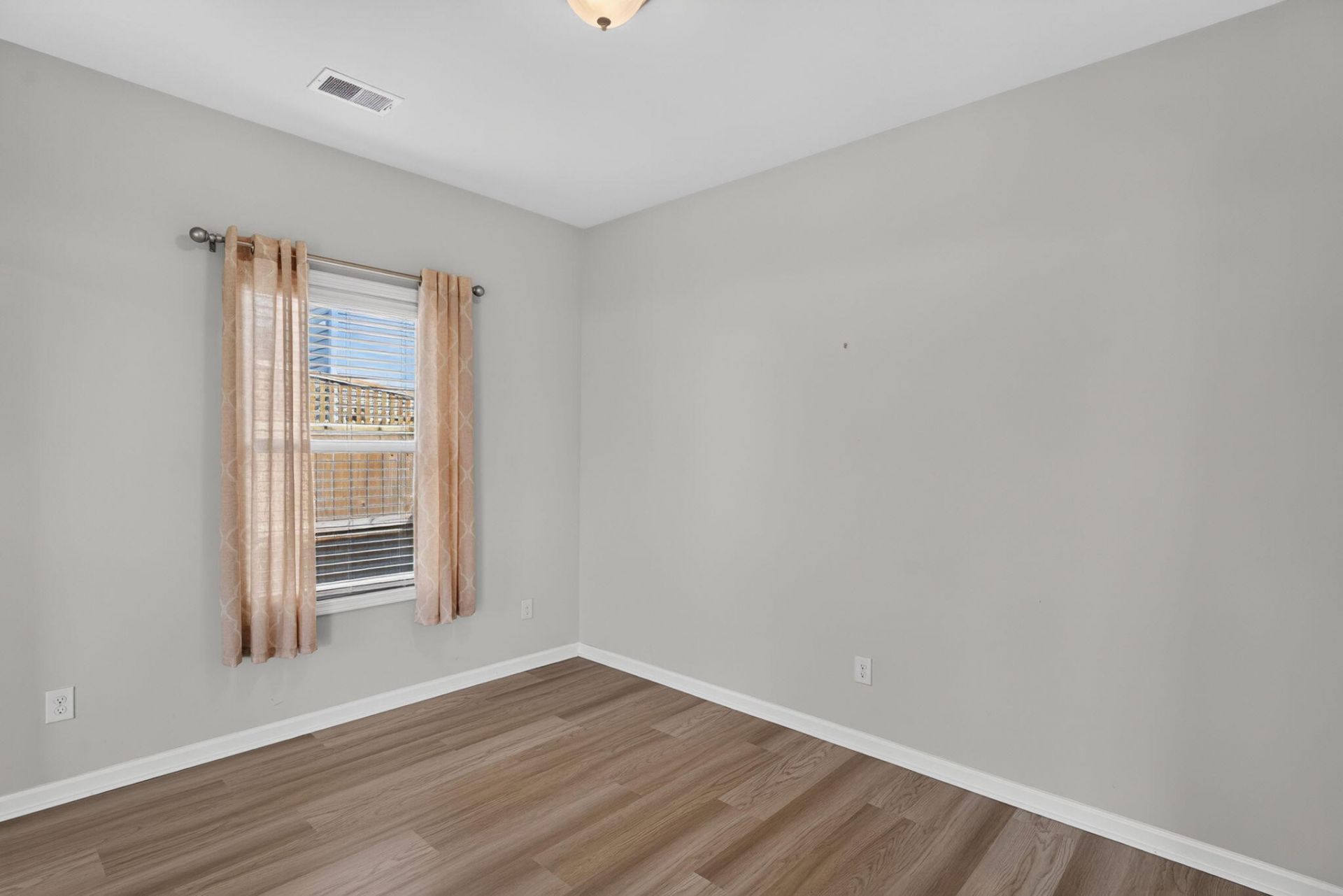 134 Clydesdale Circle Photo 19