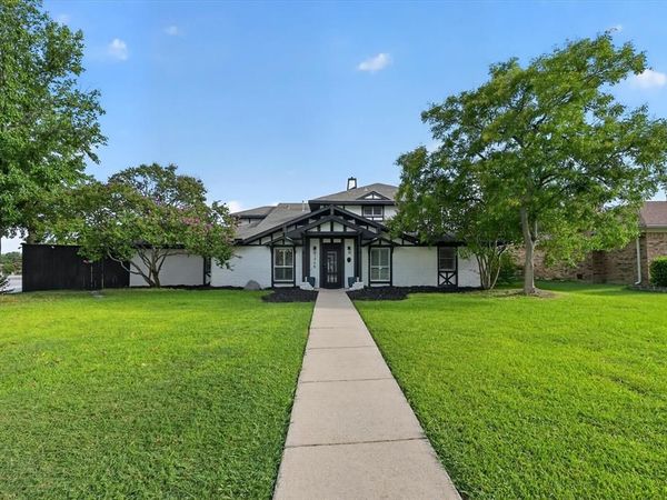 1946 Sussex Drive, Carrollton, TX 75007