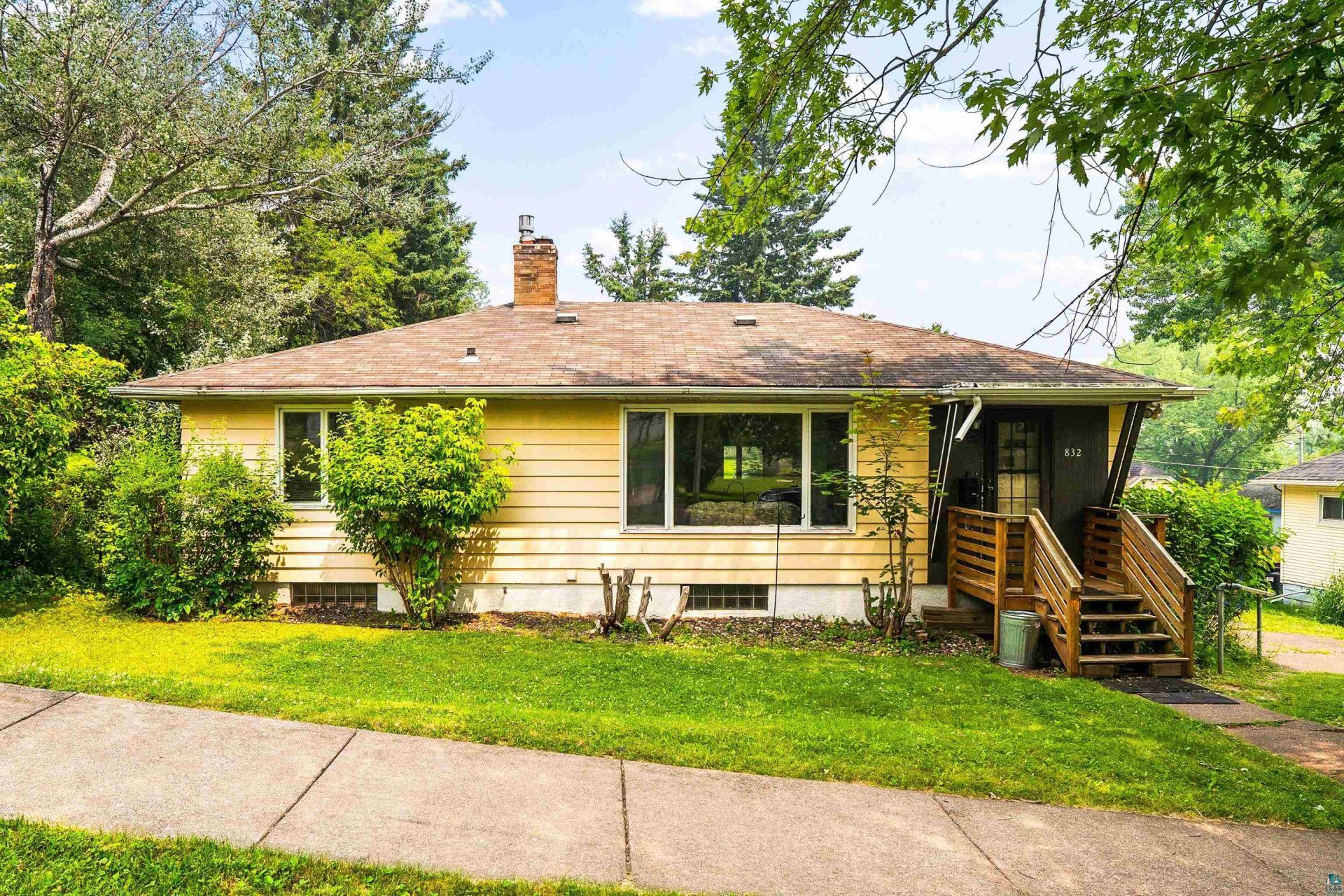 832 N 43rd Ave W, Duluth, MN 55807 Main Photo