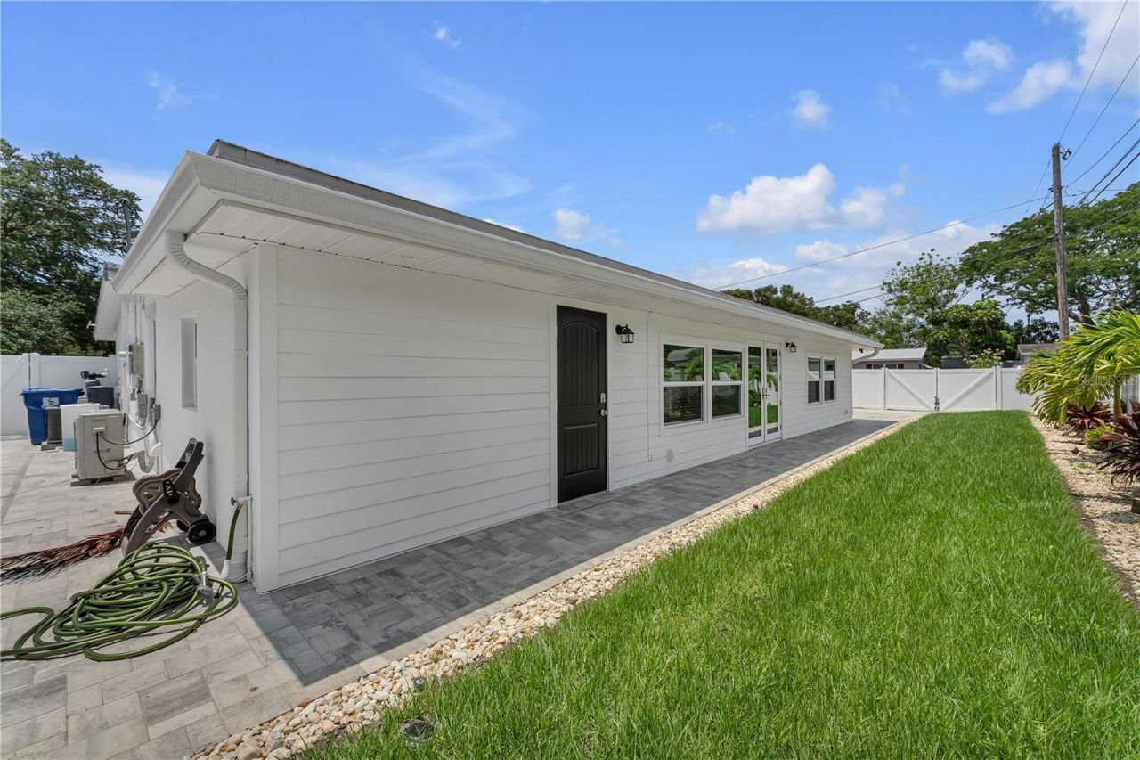 3295 57th Street N, Saint Petersburg, FL 33710 Photo
