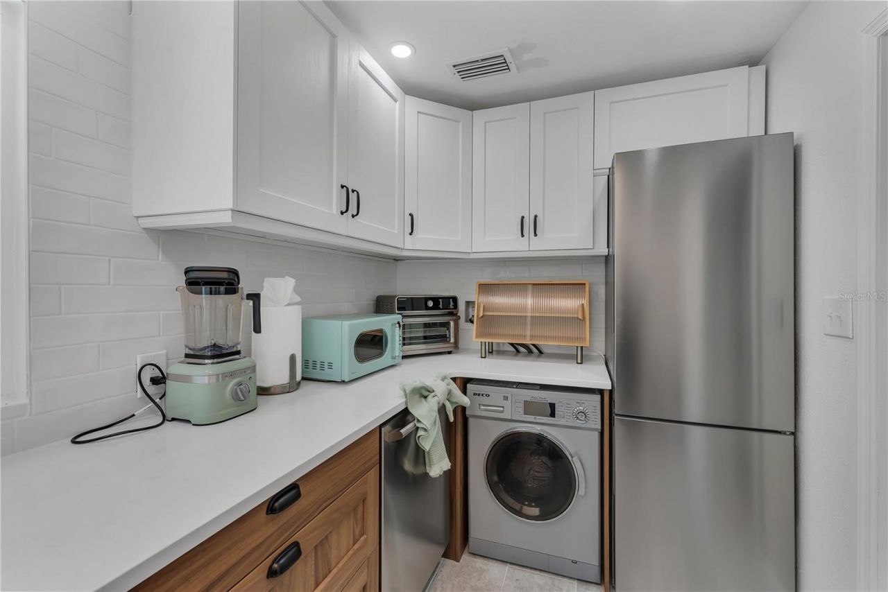 3295 57th Street N, Saint Petersburg, FL 33710 Photo