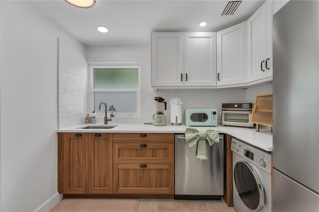 3295 57th Street N, Saint Petersburg, FL 33710 Photo