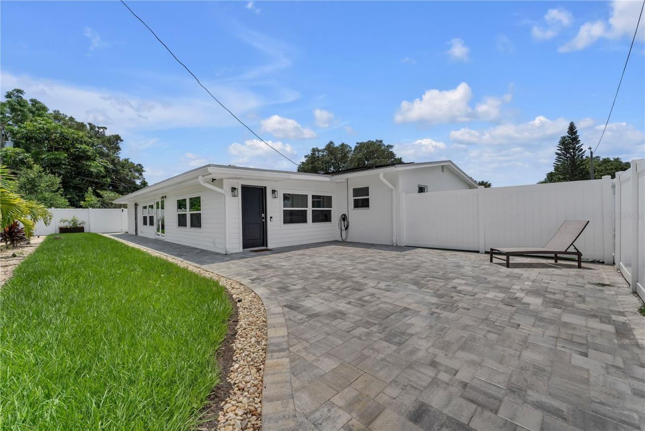 3295 57th Street N, Saint Petersburg, FL 33710 Photo