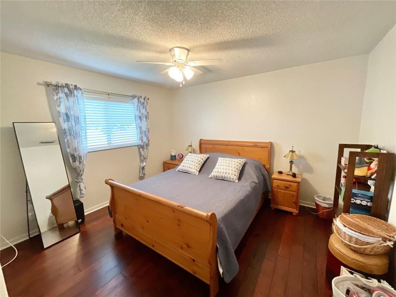 1349 Hillside Drive , Tarpon Springs, FL 34689 Photo
