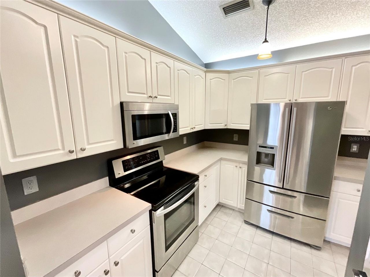1349 Hillside Drive , Tarpon Springs, FL 34689 Photo