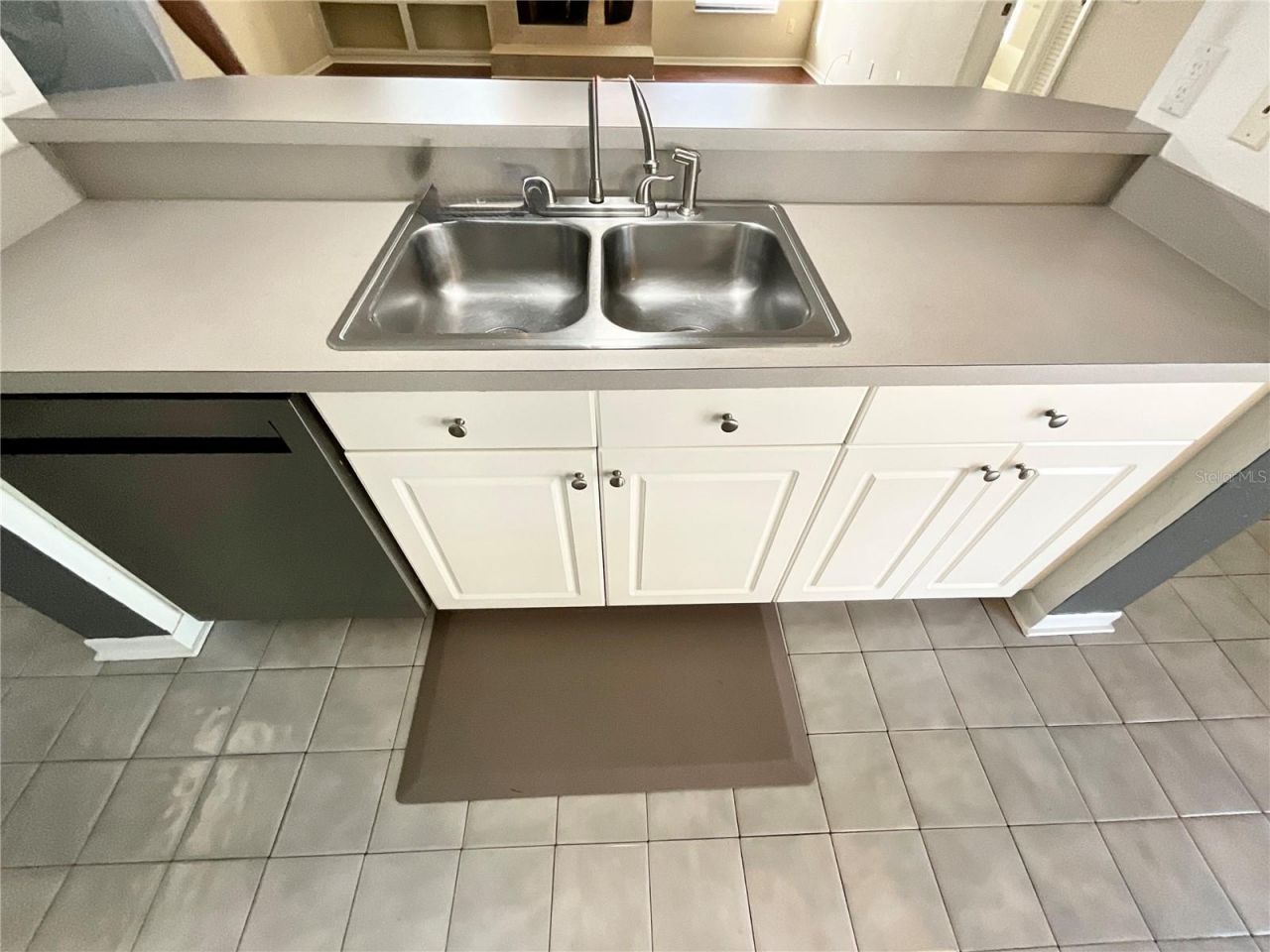 1349 Hillside Drive , Tarpon Springs, FL 34689 Photo