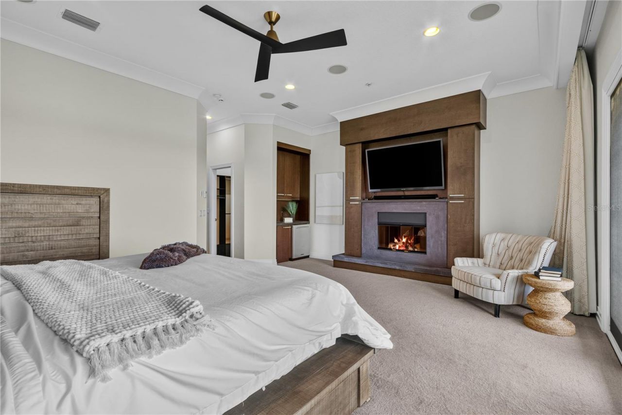 1008 Paseo Del Rio Ne, Saint Petersburg, FL 33702 Photo