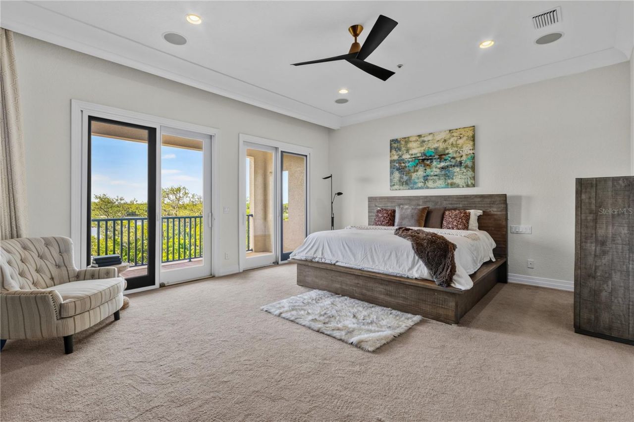 1008 Paseo Del Rio Ne, Saint Petersburg, FL 33702 Photo