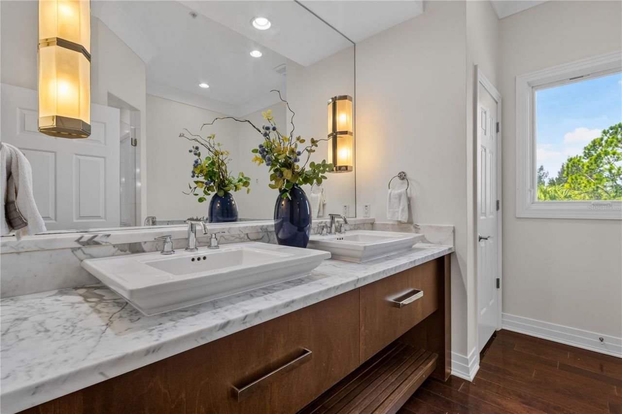 1008 Paseo Del Rio Ne, Saint Petersburg, FL 33702 Photo
