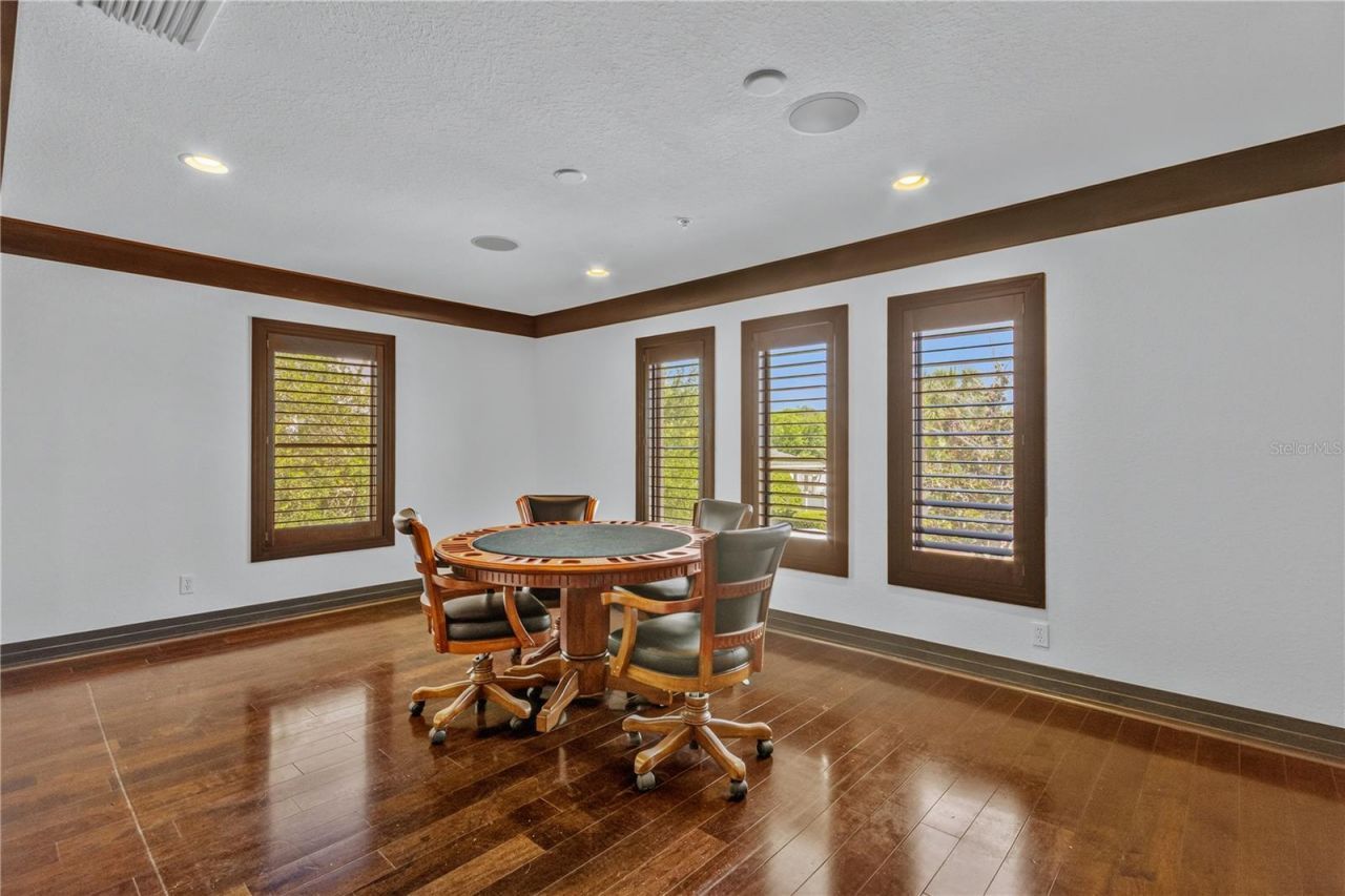 1008 Paseo Del Rio Ne, Saint Petersburg, FL 33702 Photo