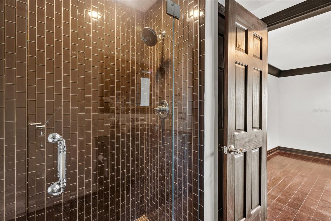 1008 Paseo Del Rio Ne, Saint Petersburg, FL 33702 Photo