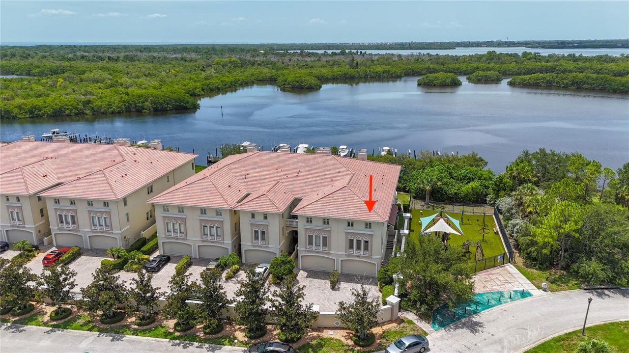 1008 Paseo Del Rio Ne, Saint Petersburg, FL 33702 Photo