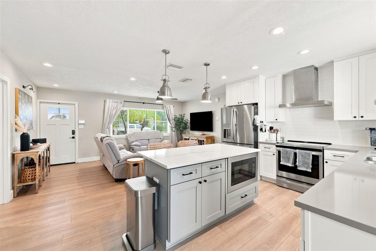 716 75th Avenue N, Saint Petersburg, FL 33702 Photo