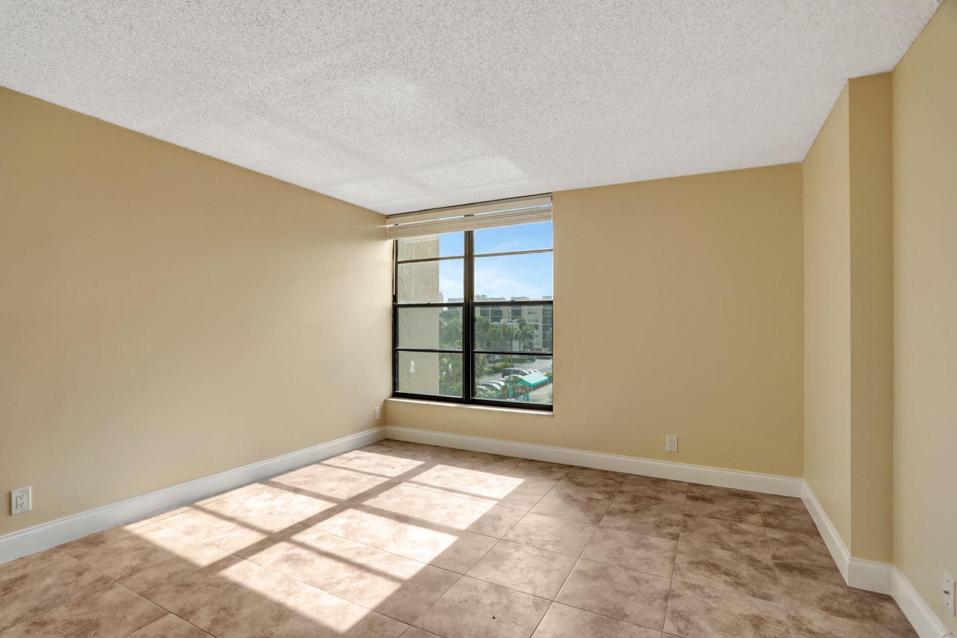 3 Royal Palm Way, Unit 403, Boca Raton, FL 33432 Photo