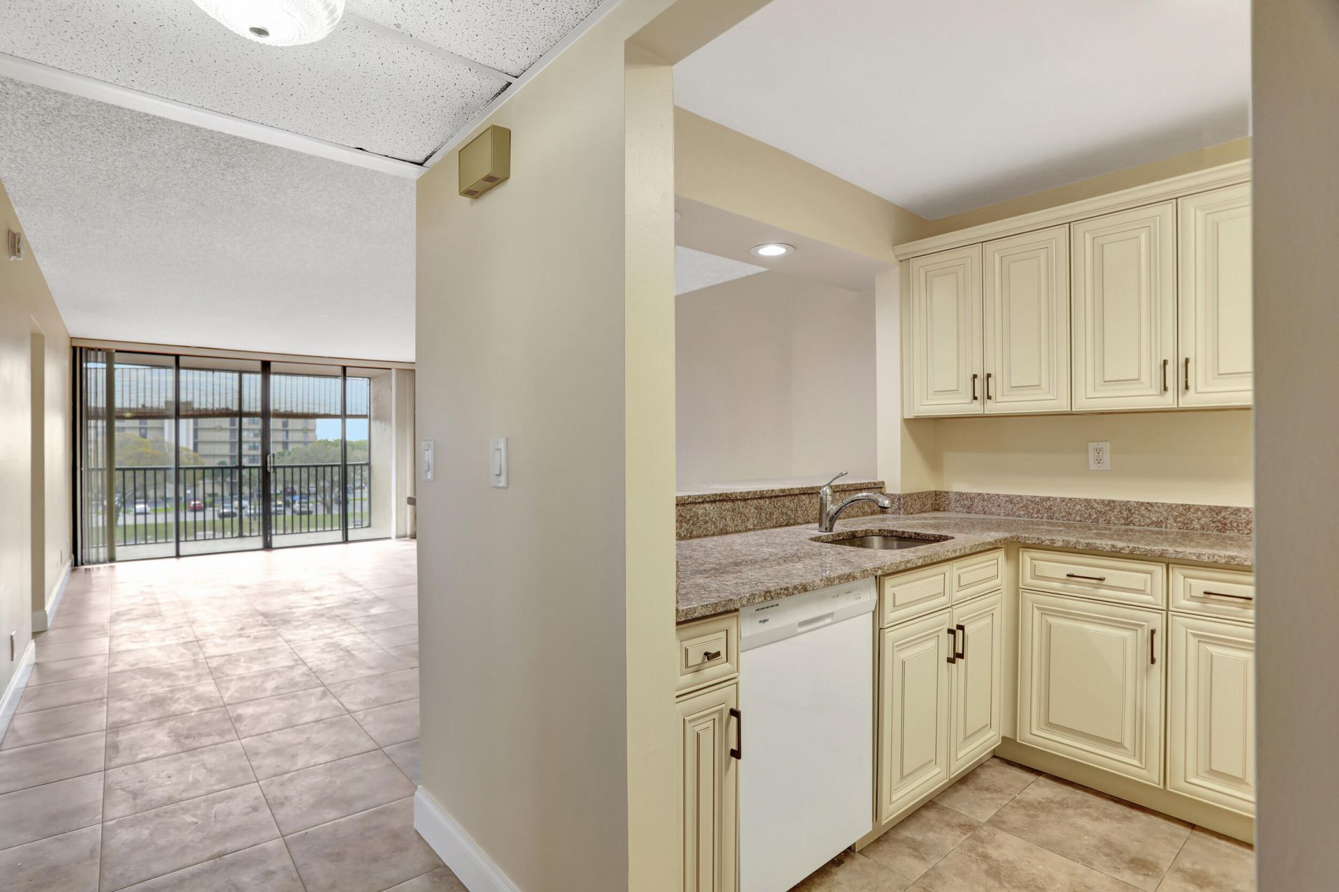3 Royal Palm Way, Unit 403, Boca Raton, FL 33432 Photo