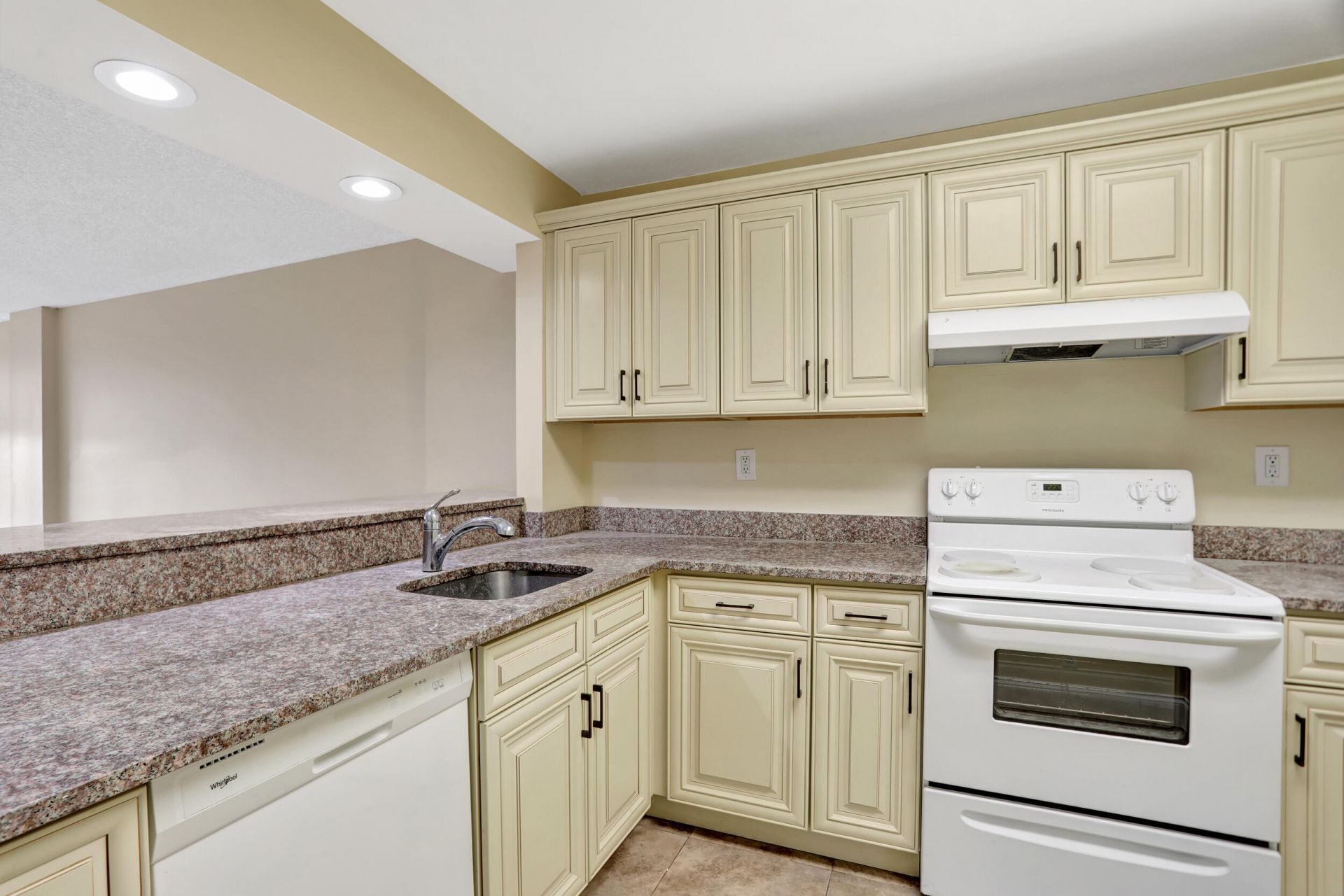 3 Royal Palm Way, Unit 403, Boca Raton, FL 33432 Photo