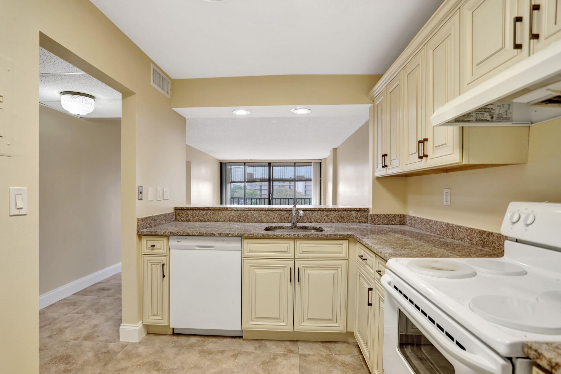 3 Royal Palm Way, Unit 403, Boca Raton, FL 33432 Photo