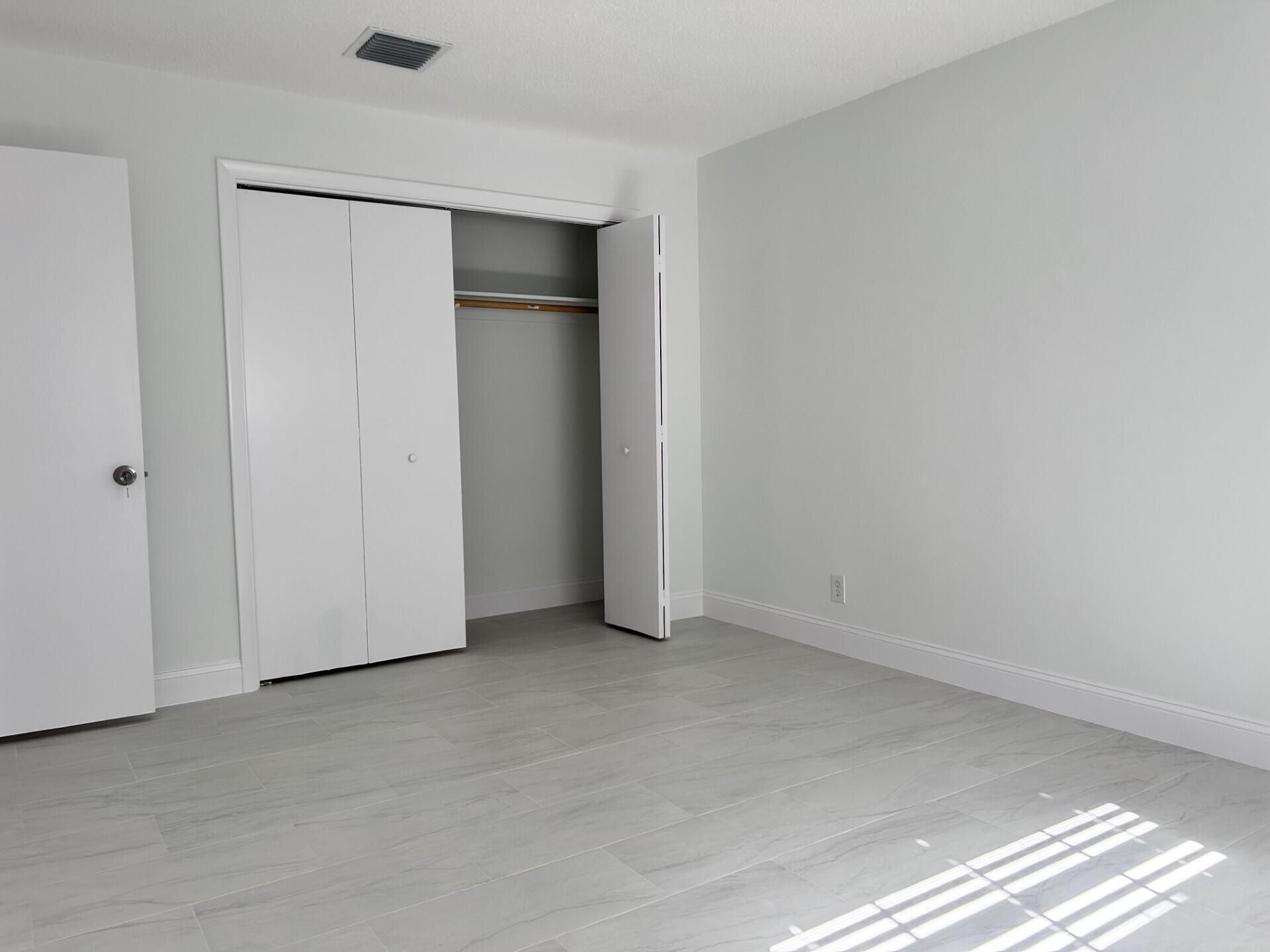 402 Lake Shore Drive, Unit 103, Lake Park, FL 33403 Photo