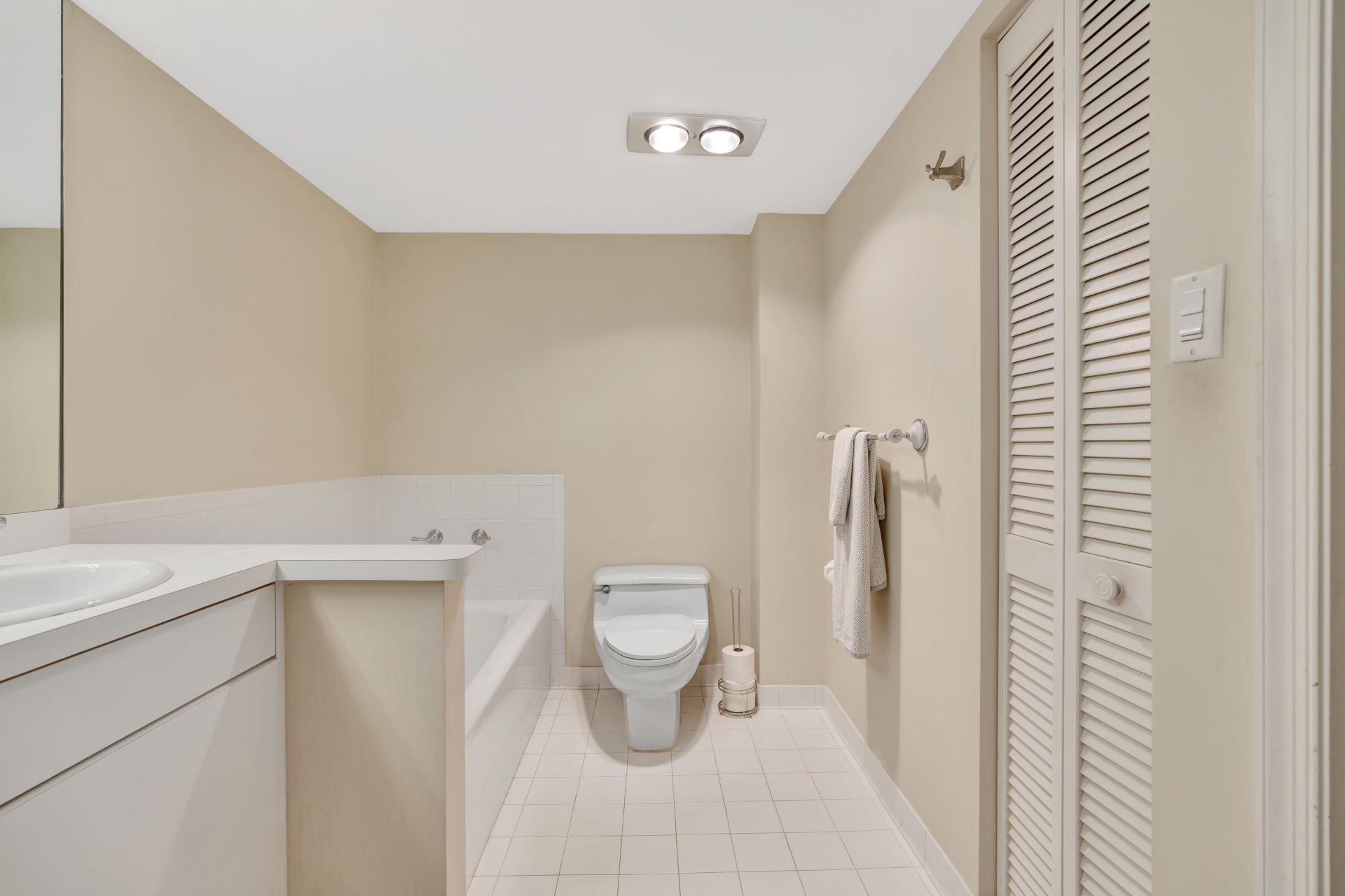 5380 N Ocean Drive, Unit 11A, Riviera Beach, FL 33404 Photo