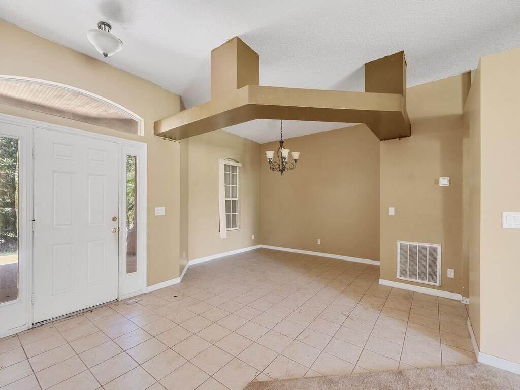 4655 52nd Avenue, Vero Beach, FL 32967 Photo