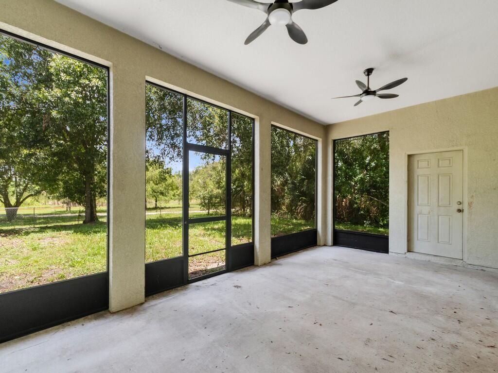 4655 52nd Avenue, Vero Beach, FL 32967 Photo