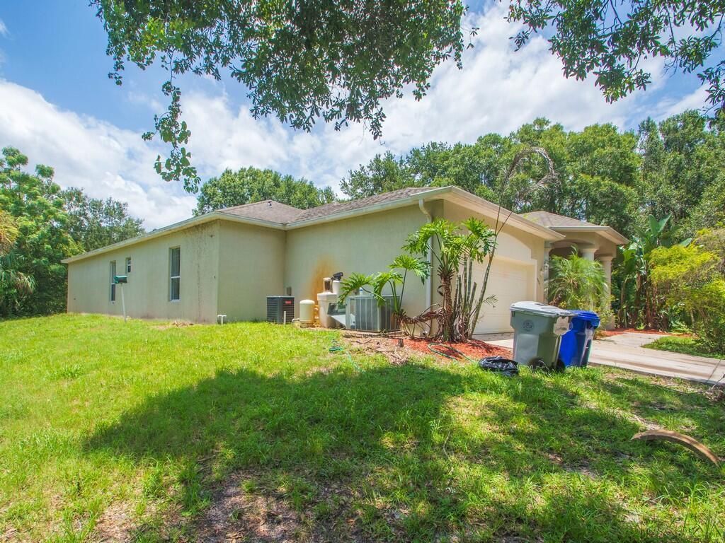 4655 52nd Avenue, Vero Beach, FL 32967 Photo