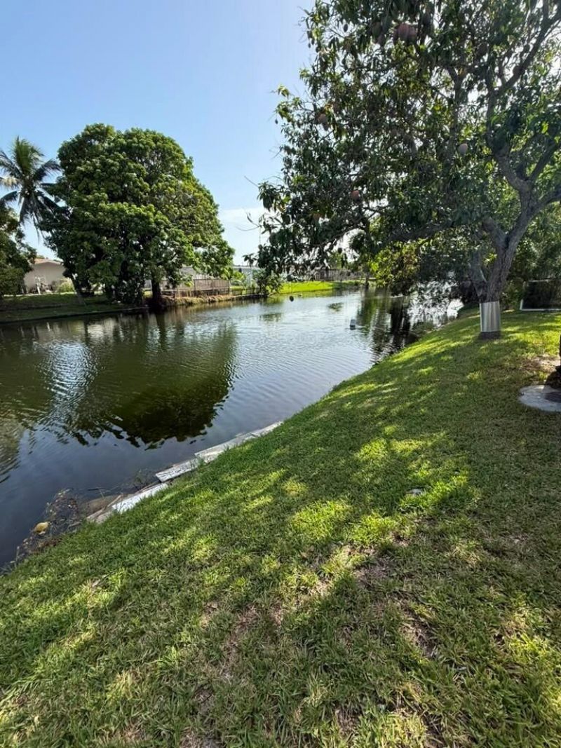 9340 NW 21st Manor, Sunrise, FL 33322 Photo