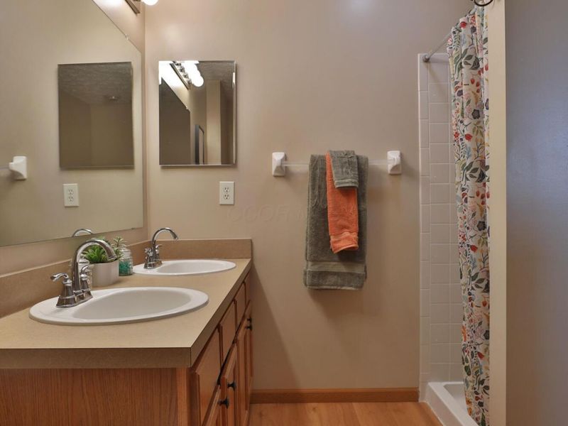 1918 Bay Port Drive , Grove City, OH 43123 Photo 32