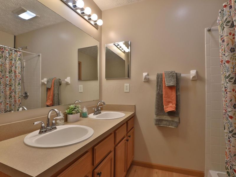 1918 Bay Port Drive , Grove City, OH 43123 Photo 33