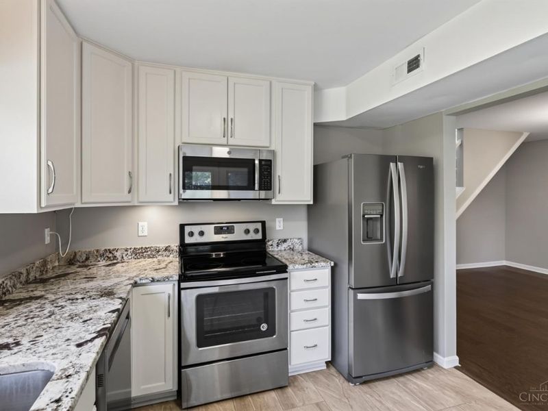 5574 Regimental PL, Cincinnati, OH 45239 Photo 20
