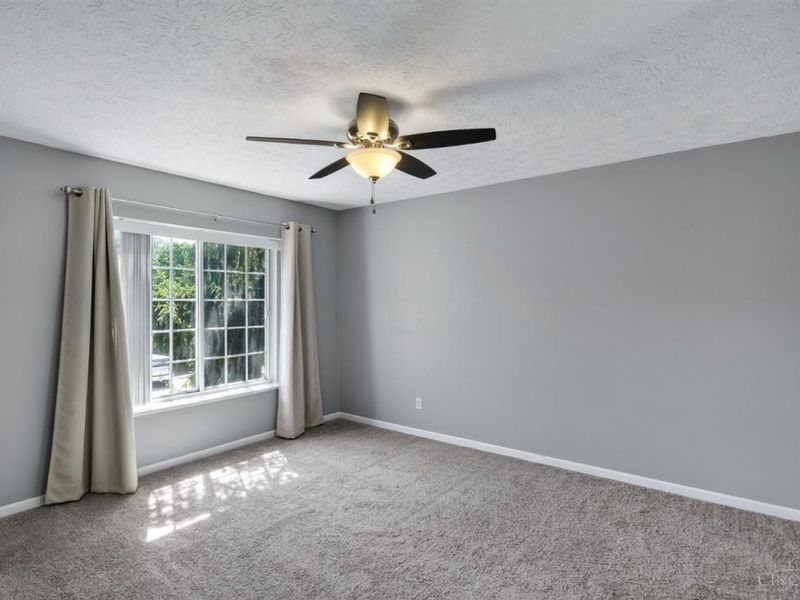 5574 Regimental PL, Cincinnati, OH 45239 Photo 32