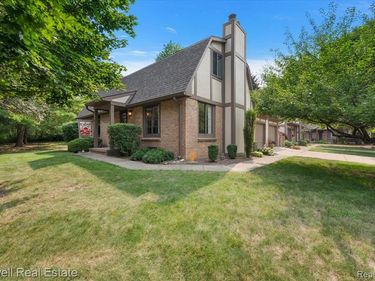 1938 Allenway Court, Rochester Hills, MI 48309