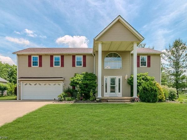12433 Webster Road , Strongsville, OH 44136