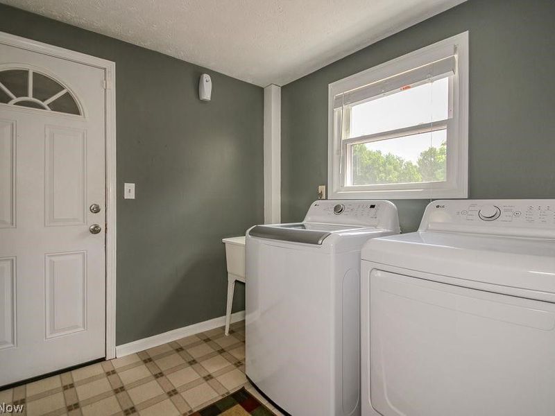 12433 Webster Road , Strongsville, OH 44136 Photo 21