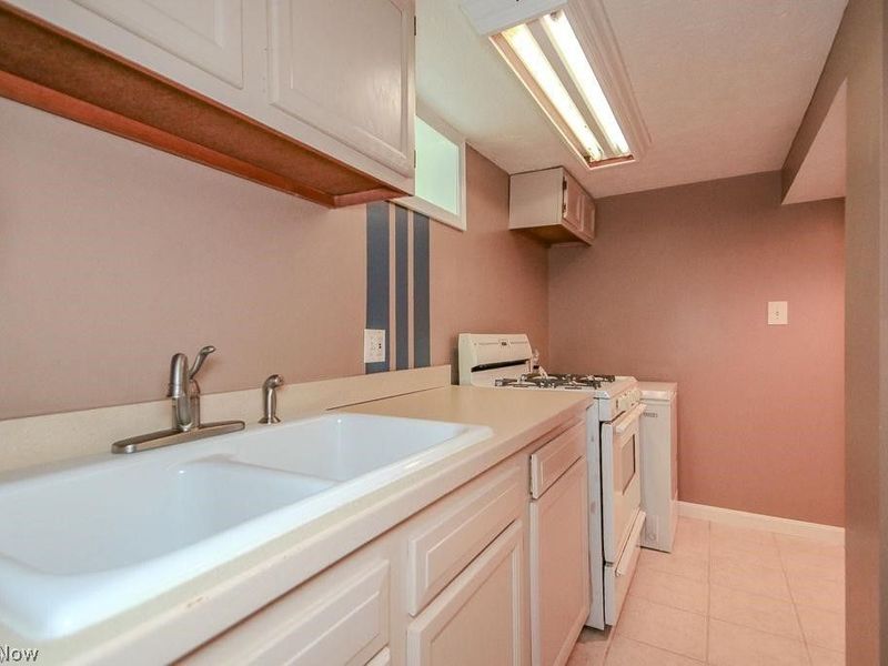 12433 Webster Road , Strongsville, OH 44136 Photo 40