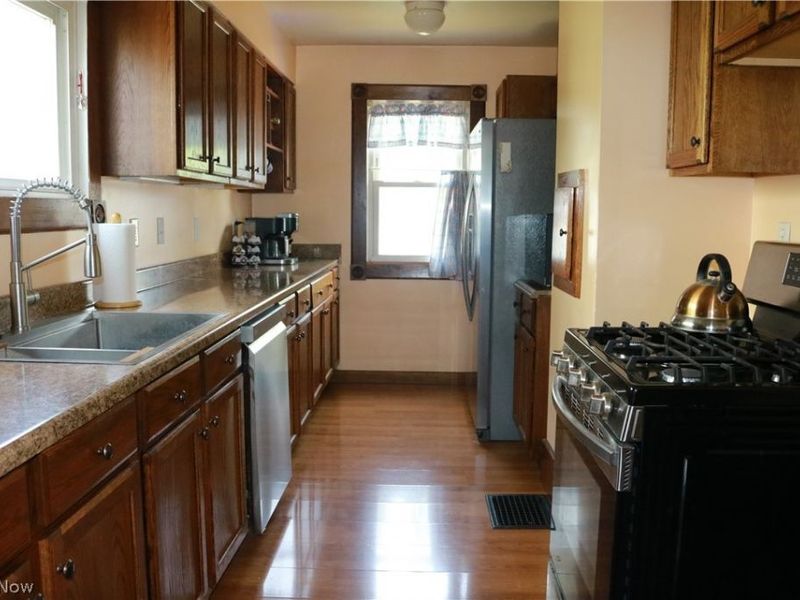 2475 8th Street , Cuyahoga Falls, OH 44221 Photo 11