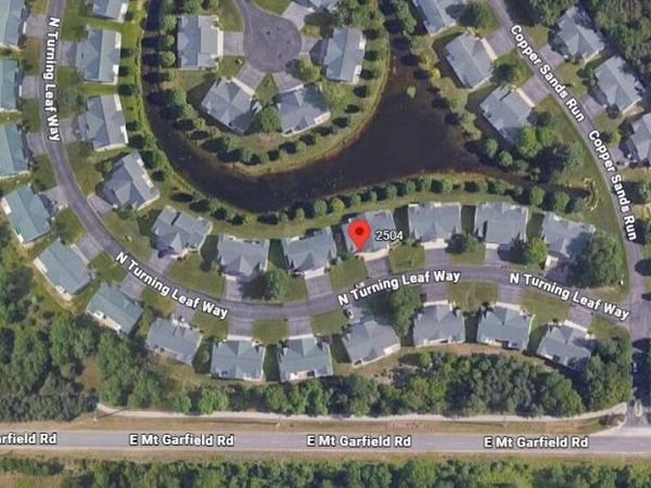 2504 E Turning Leaf Way, Fruitport, MI 49415