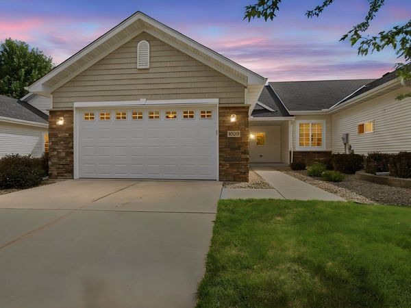 1023 Woodland Drive, Hastings, MN 55033