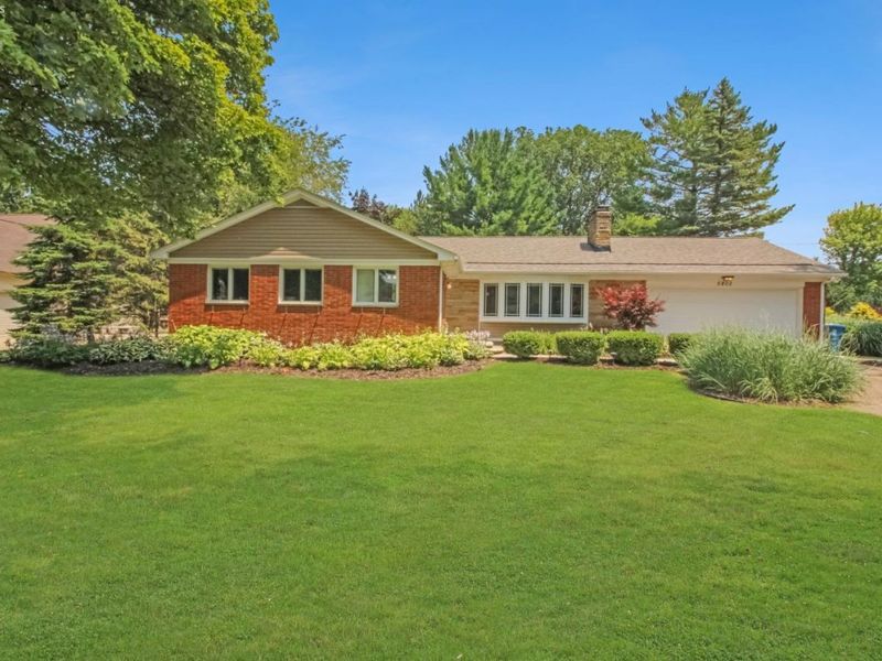 5802 S Columbus Avenue, Sandusky, OH 44870 Photo 1