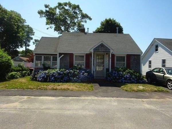 21 Vernal St, Wareham, MA 02571