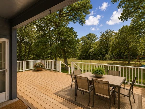 260 Dickerson LN, Elgin, TX 78621