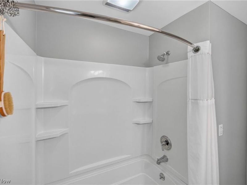 1680 Harwich Road, Lyndhurst, OH 44124 Photo 19