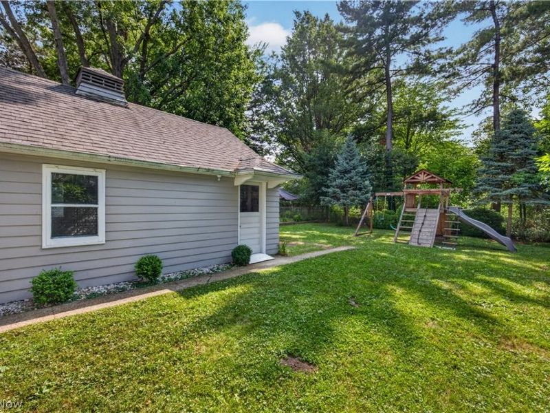 1680 Harwich Road, Lyndhurst, OH 44124 Photo 40