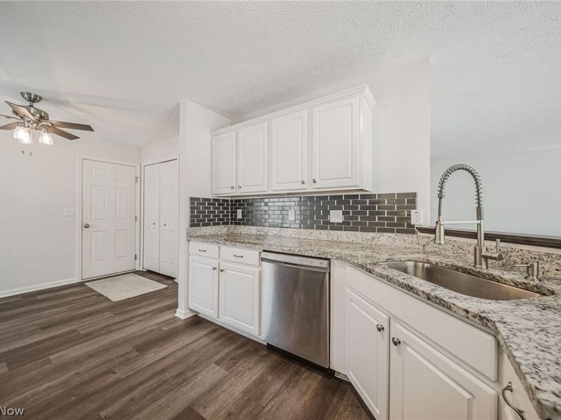 29080 Pembrooke Boulevard, Olmsted Township, OH 44138 Photo 17