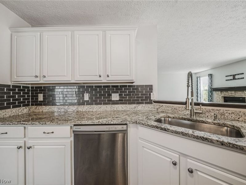 29080 Pembrooke Boulevard, Olmsted Township, OH 44138 Photo 19