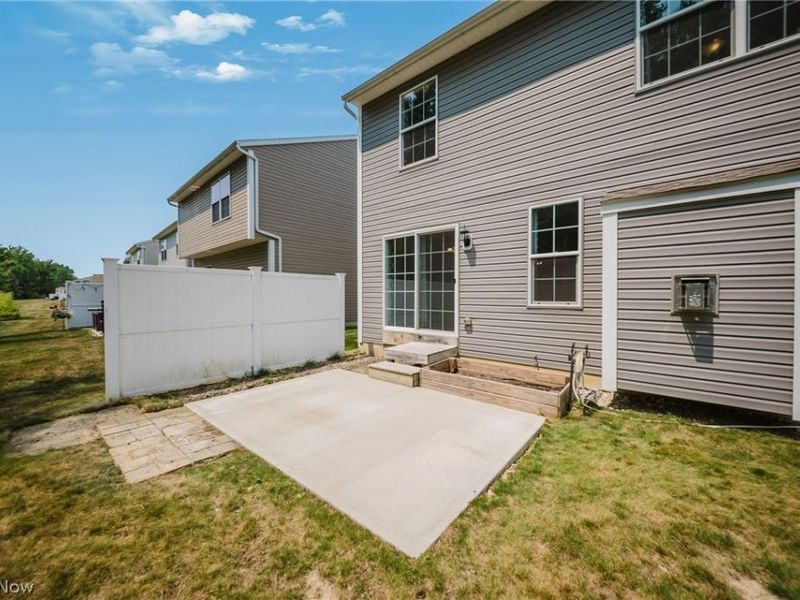 29080 Pembrooke Boulevard, Olmsted Township, OH 44138 Photo 3