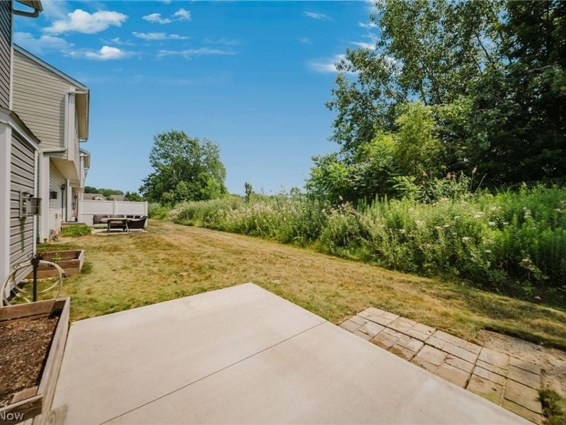 29080 Pembrooke Boulevard, Olmsted Township, OH 44138 Photo 4